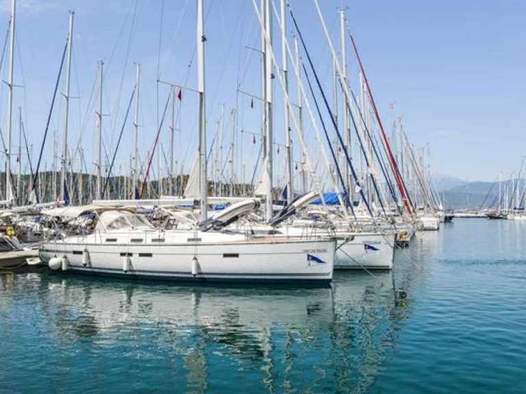 Pronajmout si Bavaria Cruiser 45 v Fethiye