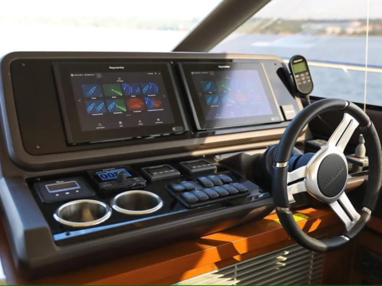 Jeanneau Prestige 520 Flybridge - 3 + 1 cab. jednotlivci a charterové společnosti v Split