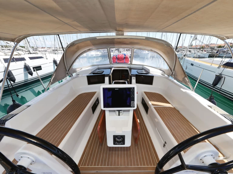 Pronájem jachty v Biograd Na Moru -Hanse Hanse 388 na Samboatu