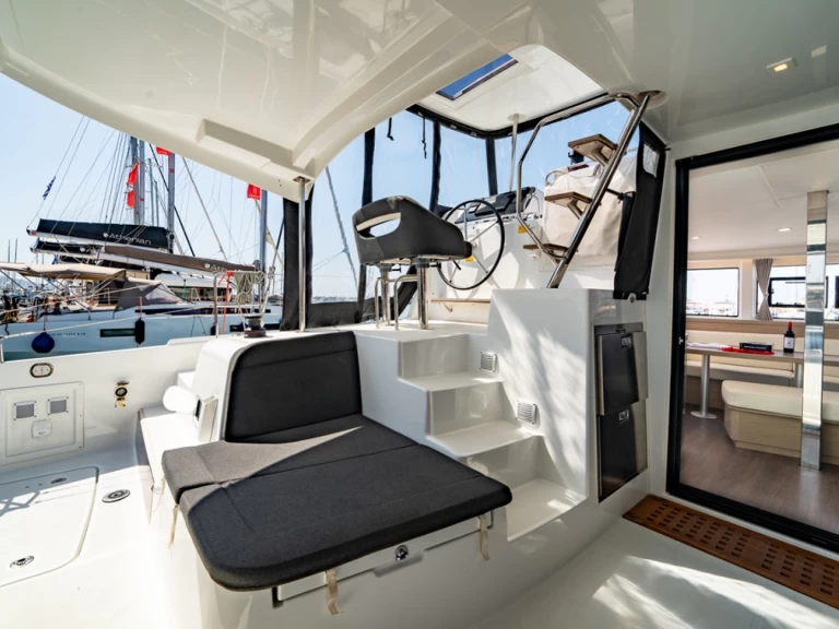 Pronájem Katamarán Lagoon s licencí