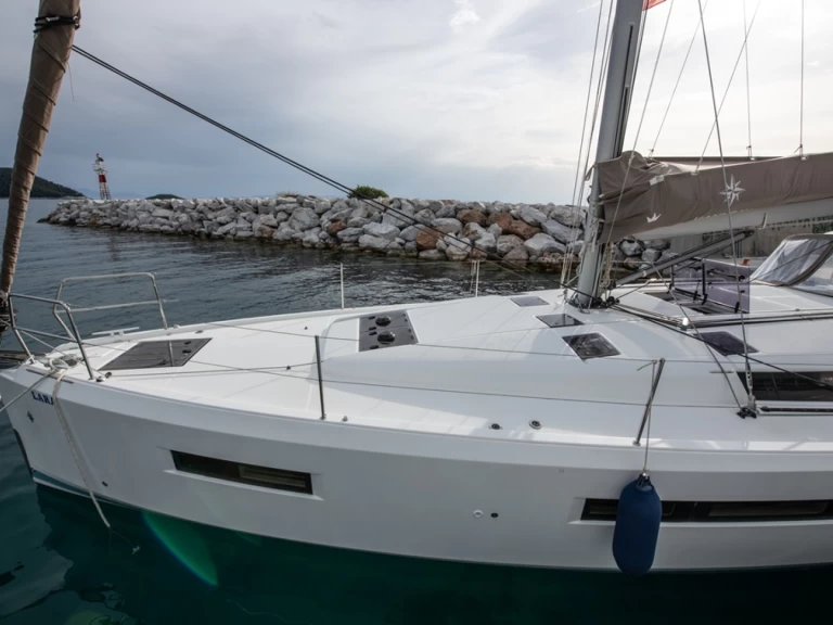 Pronájem lodi Neo Klima lákavé ceny Sun Odyssey 490