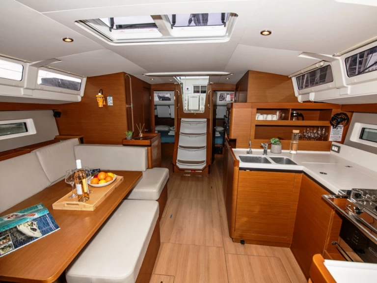Pronájem Plachetnice v Neo Klima -Jeanneau Sun Odyssey 490