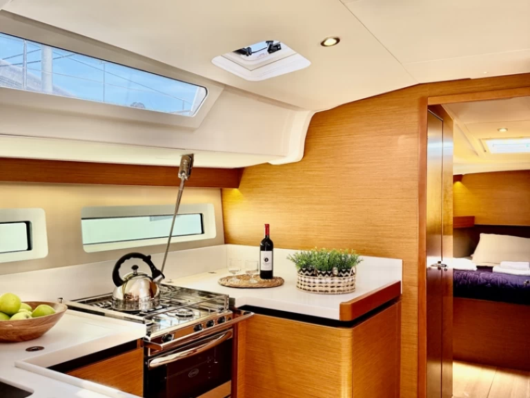 Pronájem lodi Jeanneau Sun Odyssey 490 v Piso Livadi na Samboatu