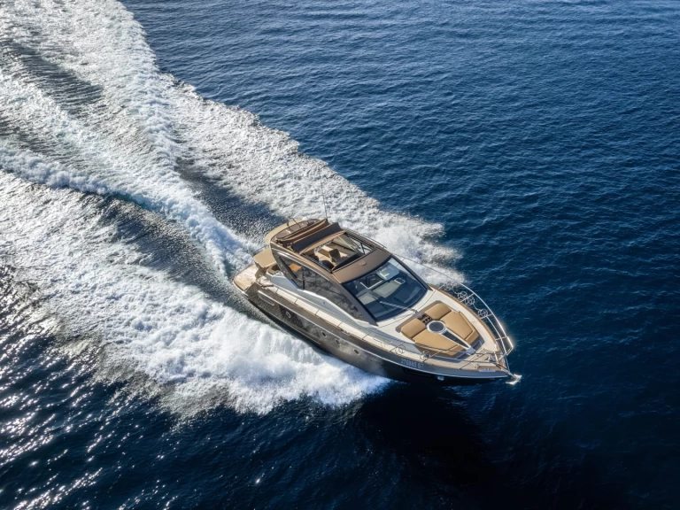 Cranchi Cranchi M44 HT jednotlivci a charterové společnosti v Split