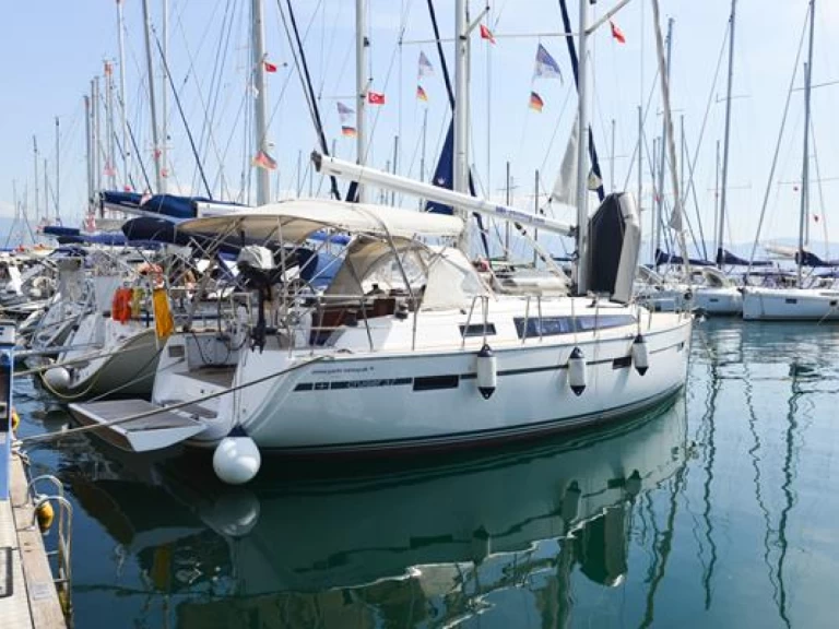 Pronájem jachty v Fethiye -Bavaria Cruiser 37 na Samboatu