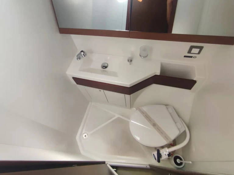 Pronájem lodi Pomer lákavé ceny Oceanis 46.1