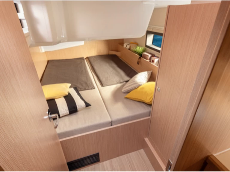 Bavaria Bavaria 38 C jednotlivci a charterové společnosti v La Spezia