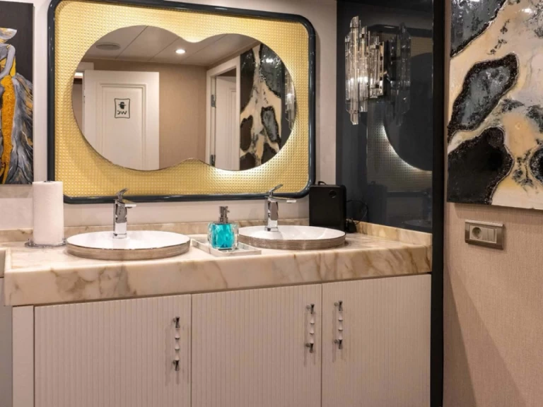 Pronájem Jachta  s licencí