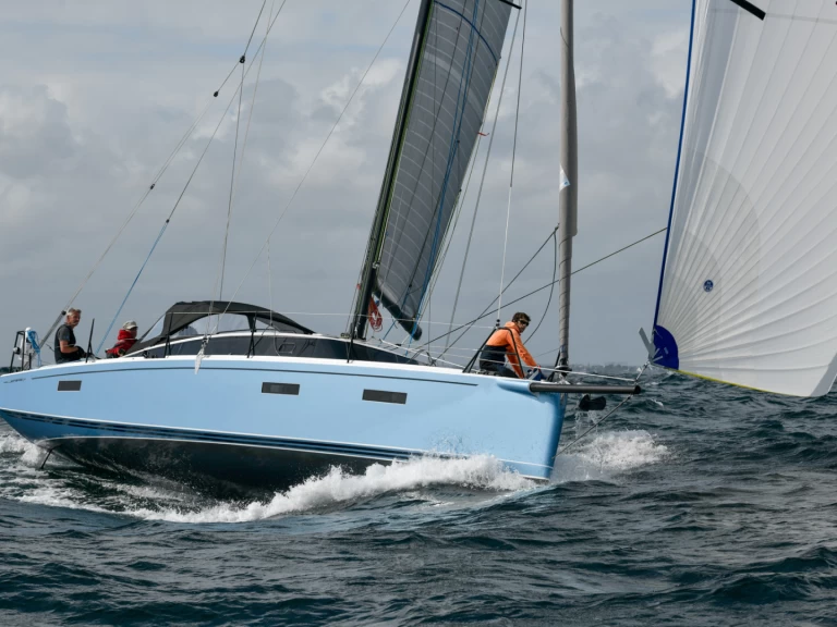 Pronájem lodi La Rochelle lákavé ceny JPK 39 FC