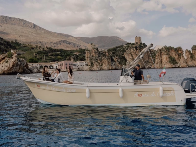 Pronájem jachty v Castellammare del Golfo -LIVER Open 860 na Samboatu