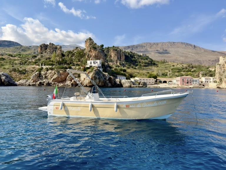 Pronájem Motorová loď LIVER s licencí