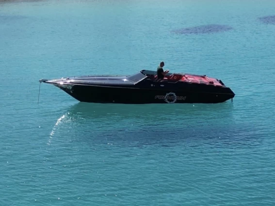 Pronájem Motorová loď Fountain s licencí