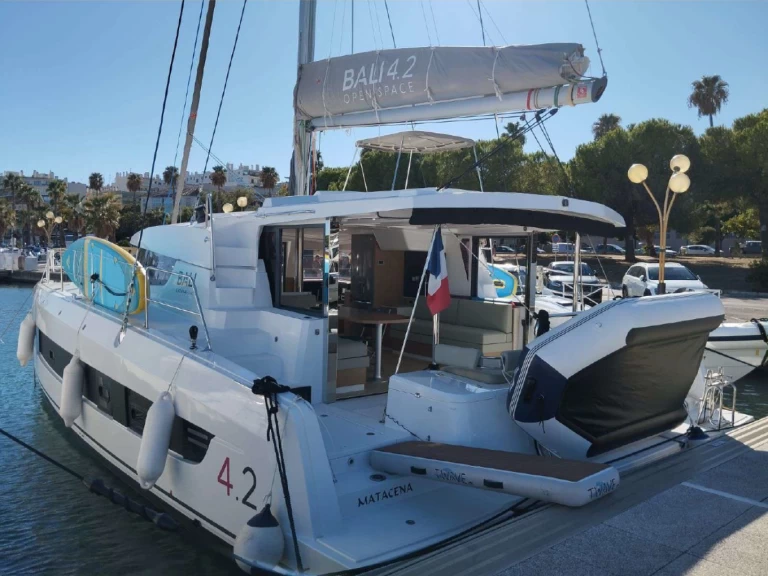 Pronajmout si Bali Bali 4.2 v Port Grimaud