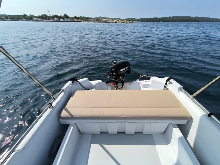 Pronájem lodi Rovinj lákavé ceny Roto 450