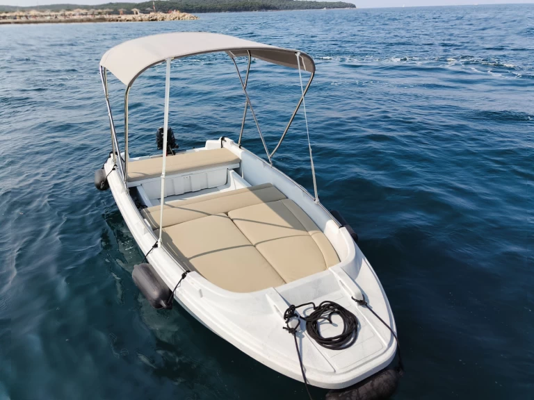 Pronájem lodi ROTO Roto 450 v Rovinj na Samboatu