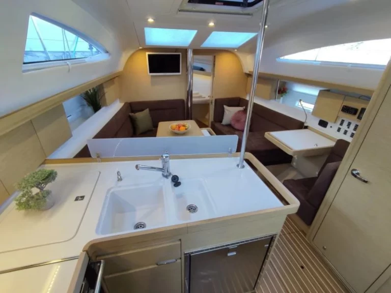 Pronájem jachty v Baška Voda -Elan Impression 40 na Samboatu