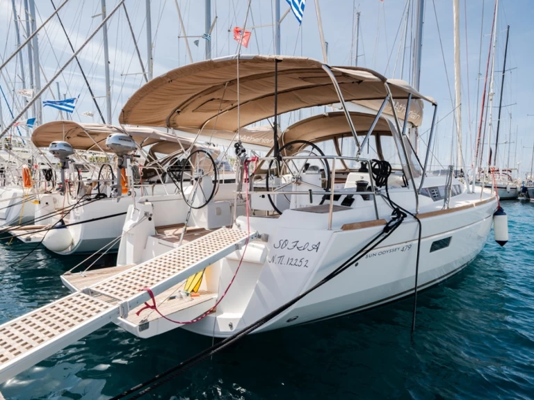 Jeanneau Sun Odyssey 479 jednotlivci a charterové společnosti v Nidri