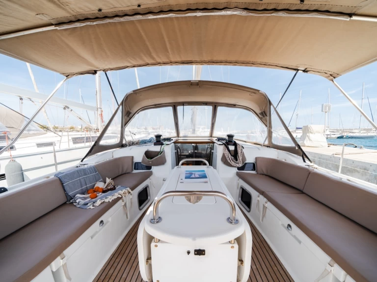 Pronajmout Plachetnice se skipperem či ne Jeanneau v Rhodos