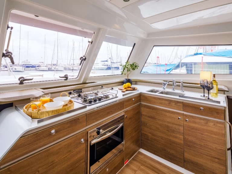 Bali Bali Catspace Voile jednotlivci a charterové společnosti v Nea Peramos