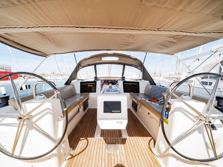 Pronajmout Plachetnice se skipperem či ne Dufour v Rhodos