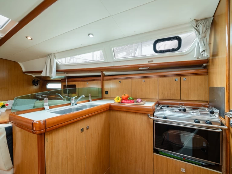 Pronájem Plachetnice Jeanneau s licencí