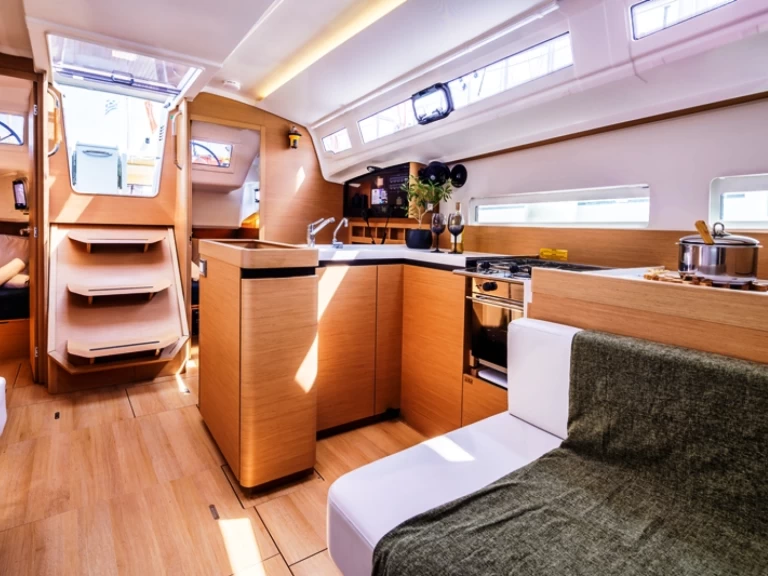 Pronájem Plachetnice Jeanneau s licencí