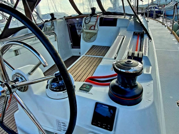 Jeanneau Sun Odyssey 449 jednotlivci a charterové společnosti v Benítses