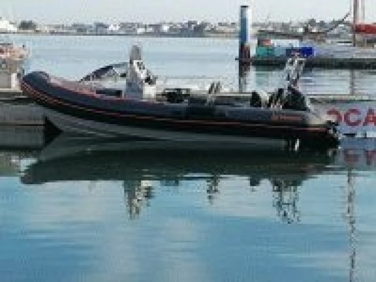 Narwhal NARWHAL 750 jednotlivci a charterové společnosti v Port-Louis