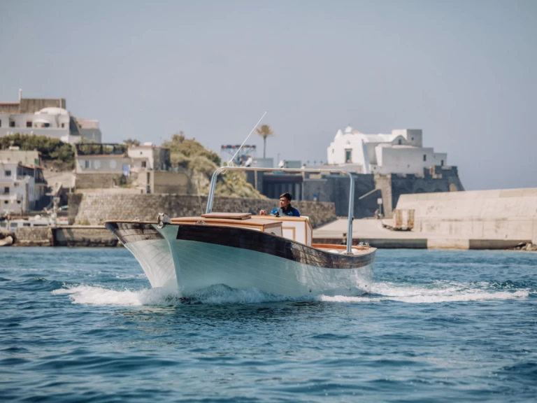Pronájem lodi O.P Nautica  Aragonese v Forio na Samboatu