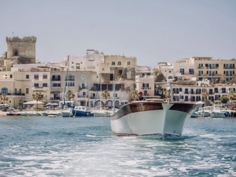 Pronájem Motorová loď O.P Nautica  s licencí