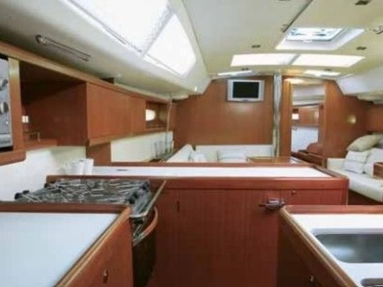 Pronajmout Plachetnice se skipperem či ne Bénéteau v Port de Saint-Cyprien Méditerranée