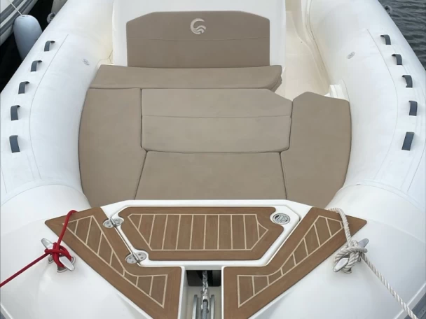 Pronájem Polotuhá loď Capelli s licencí