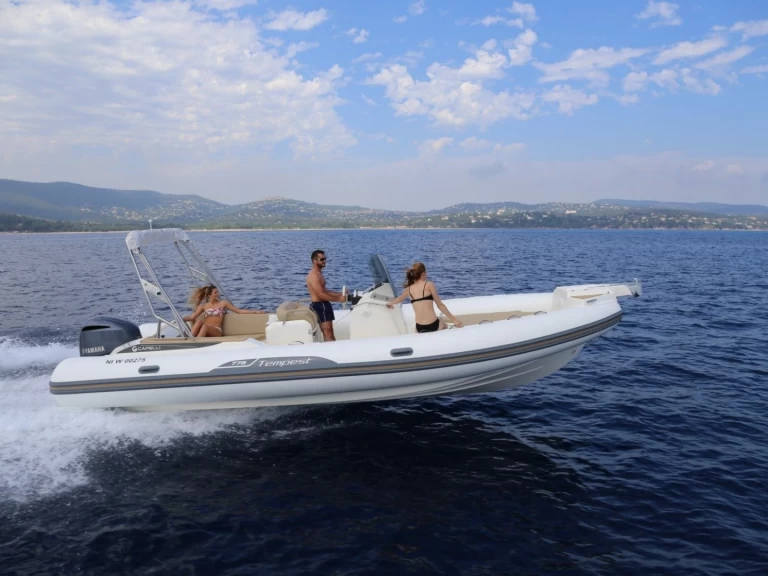 Pronájem Polotuhá loď v Port de Saint-Cyprien Méditerranée -Capelli Tempest 775