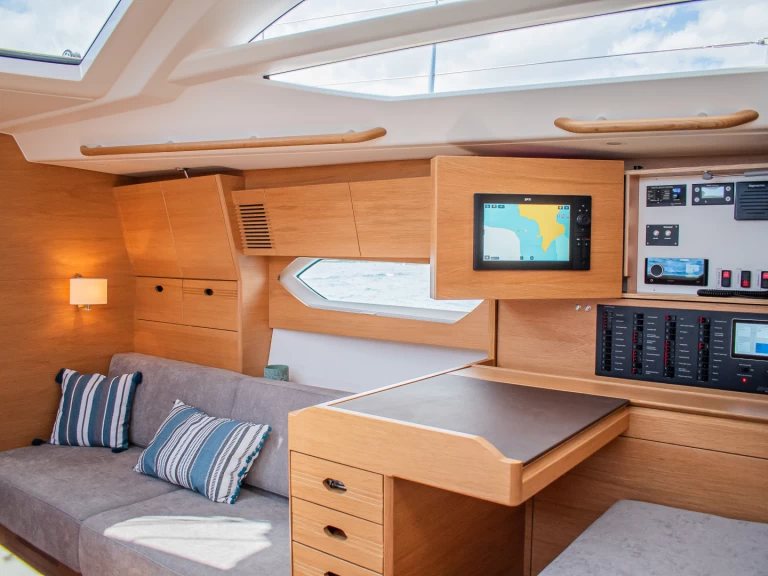 Pronajmout si X-Yachts Xc47 v Olympic Marine