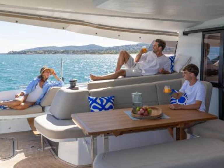 Pronajmout si Fountaine Pajot FP 44-4 v Palma de Mallorca