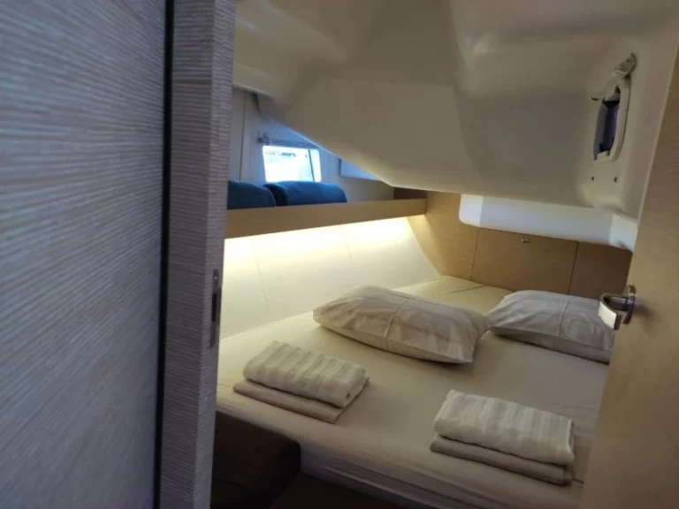 Pronájem jachty v Baška Voda -Elan Impression 40 na Samboatu