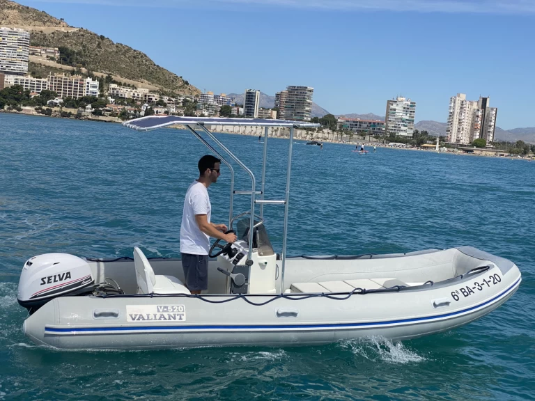 Pronajmout Polotuhá loď se skipperem či ne Valiant v Calp / Calpe