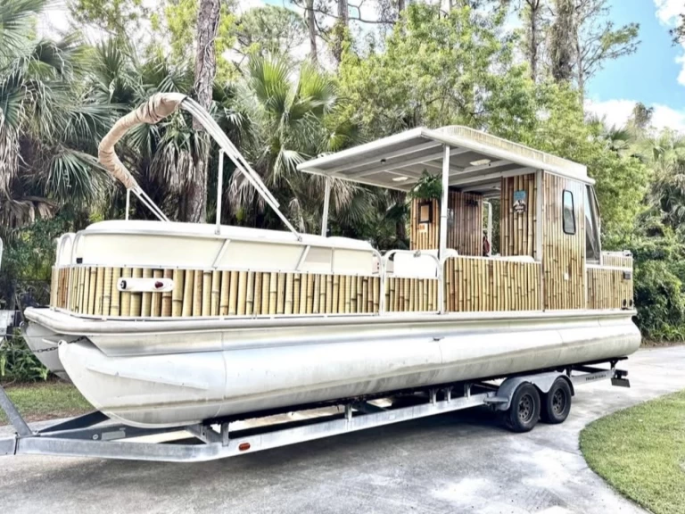 Pronájem lodi West Palm Beach lákavé ceny 43 CC