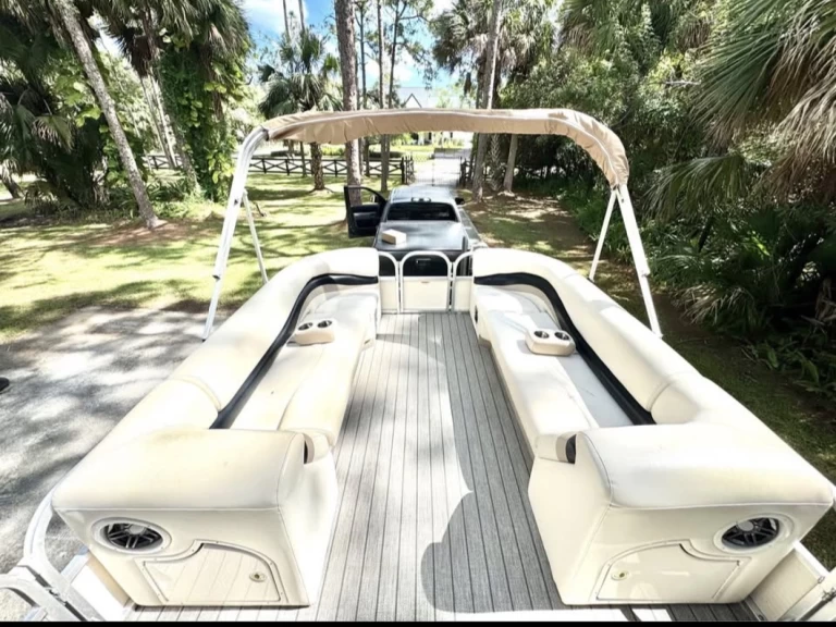 Pronajmout si MAGBAY 43 CC v West Palm Beach