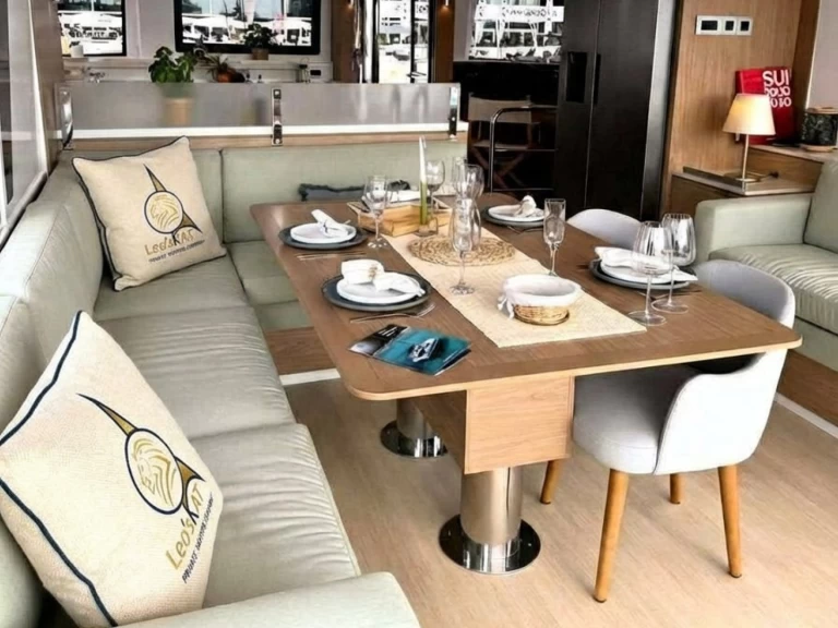 Bali Bali 4.2 jednotlivci a charterové společnosti v Lefkáda