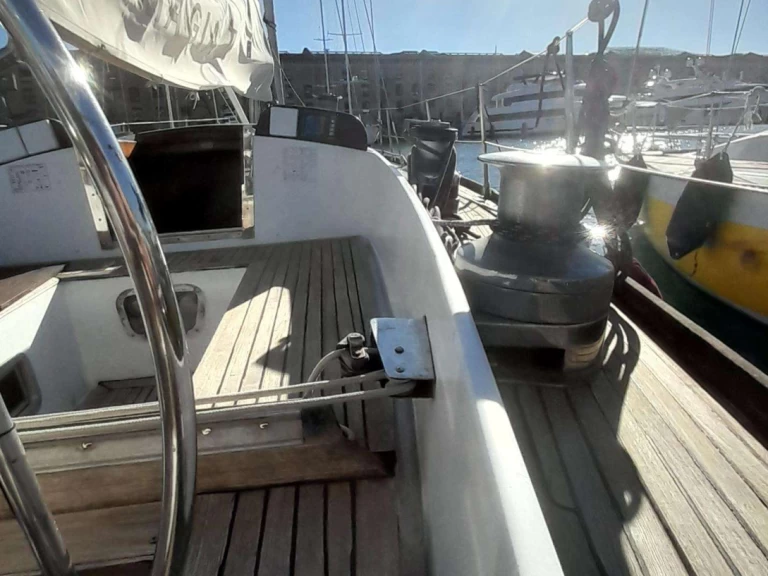 Pronajmout Plachetnice se skipperem či ne SWAN v Genova