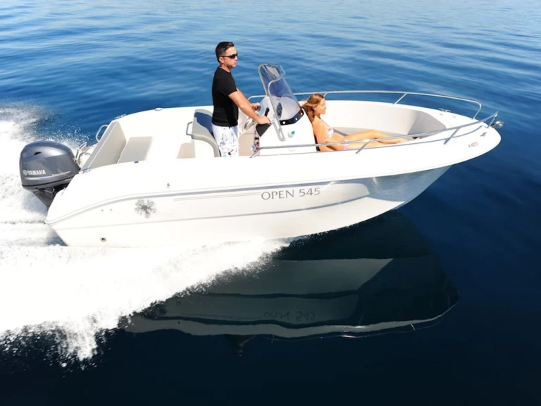 Pacific Craft 545 open jednotlivci a charterové společnosti v Sète