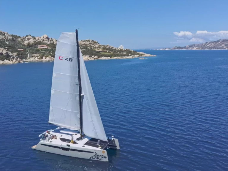 C-CATAMARANS C CAT 48 jednotlivci a charterové společnosti v Porto Pozzo