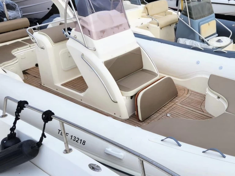 Pronájem jachty v Hyeres -Nuova Jolly NUOVA JOLLY 820 KING na Samboatu