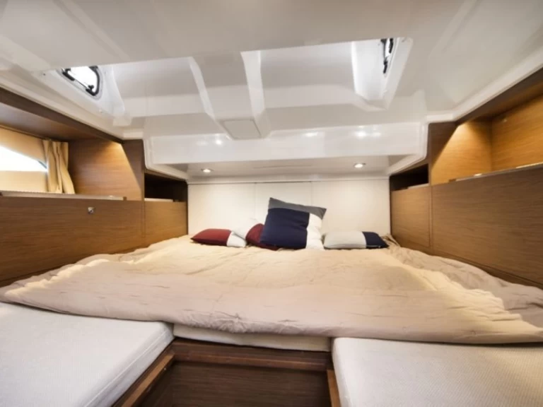 Pronájem jachty v Hyeres -Jeanneau CAP CAMARAT 10.5 CC Série 3 na Samboatu