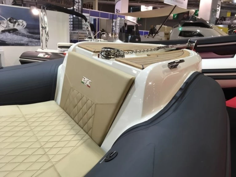 Bsc 70 Sport jednotlivci a charterové společnosti v Hyeres