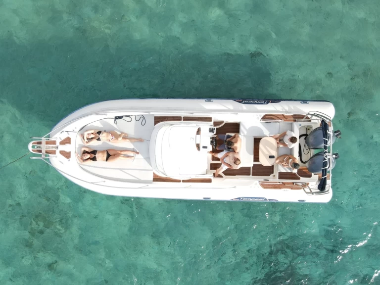 Pronájem Polotuhá loď v Porto-Vecchio -Capelli Tempest 900 WA