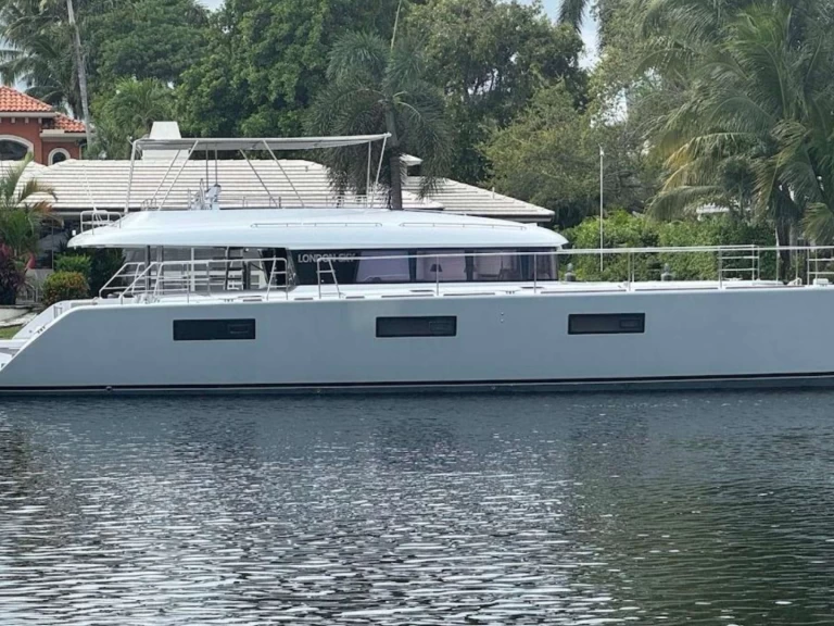 Lagoon LONDON SKY jednotlivci a charterové společnosti v Bahamy
