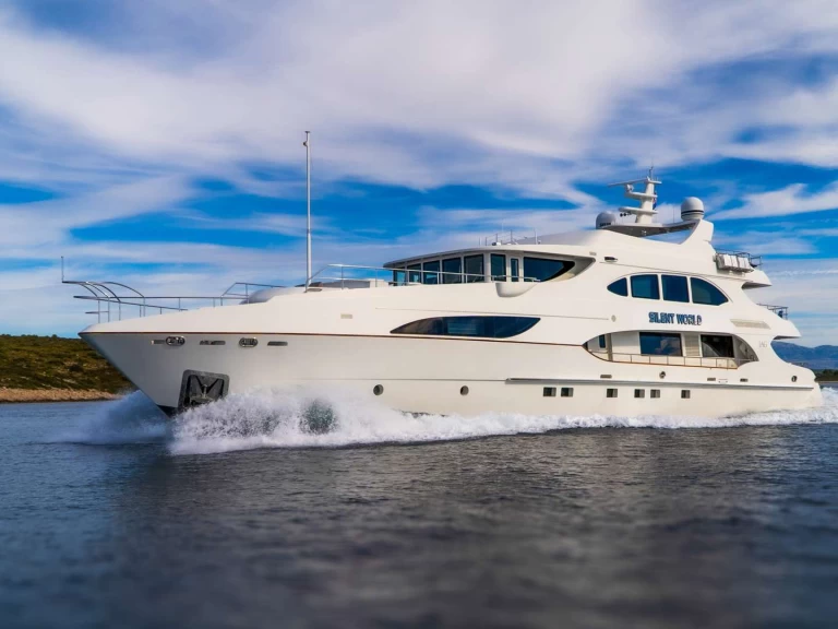 IAG SILENT WORLD jednotlivci a charterové společnosti v Trogir