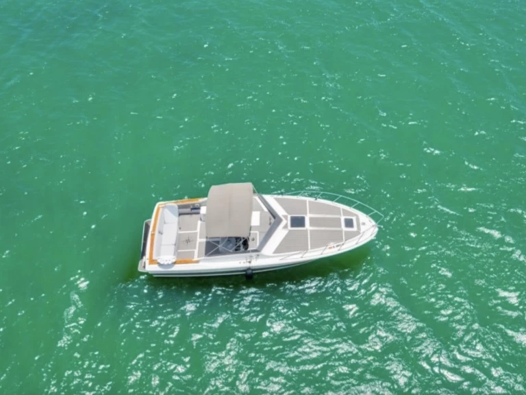 Pronájem lodi Miami Beach lákavé ceny 42 